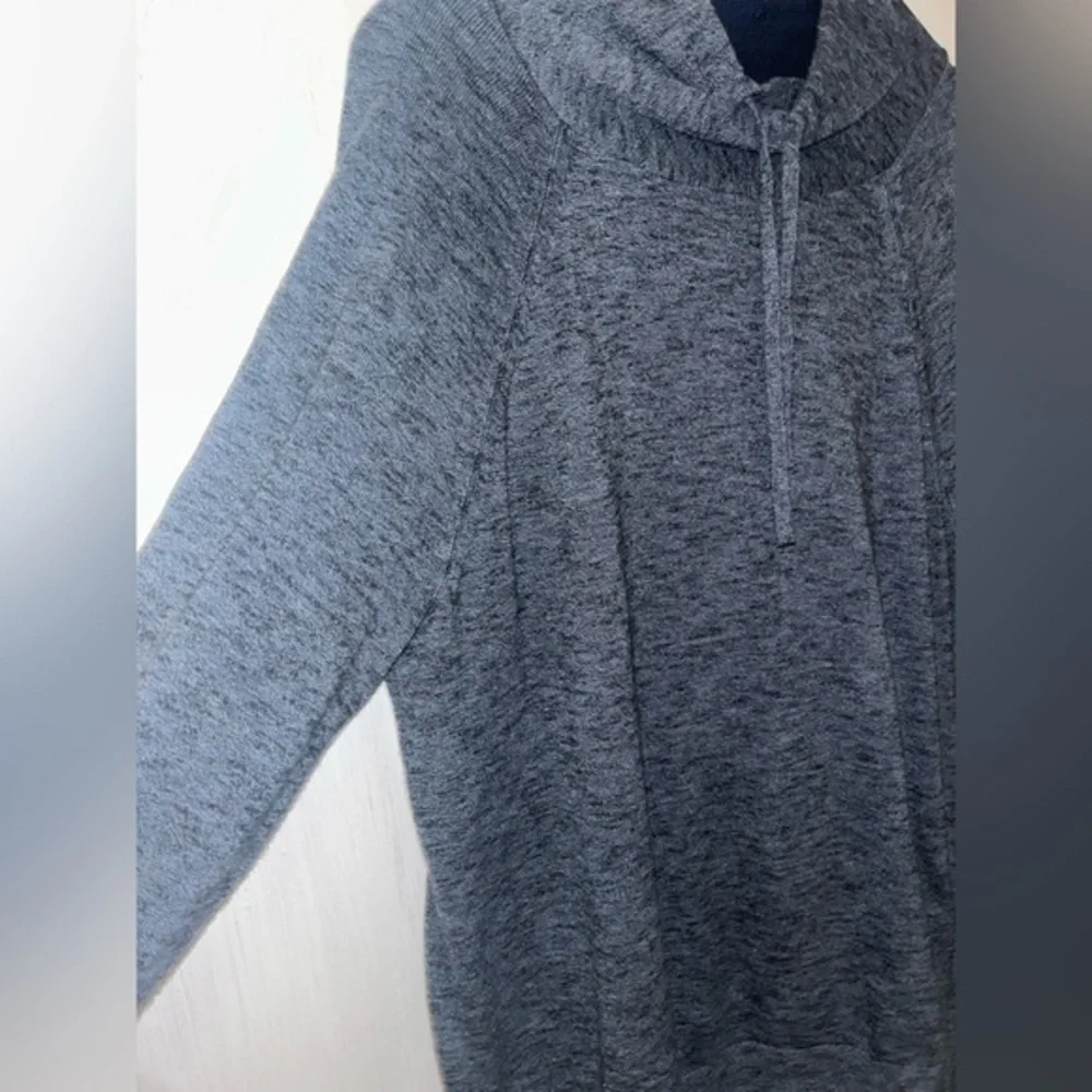 Men’s Banana Republic Pullover Sweater/Shirt Size Large Blue/Gray Knit-like EUC